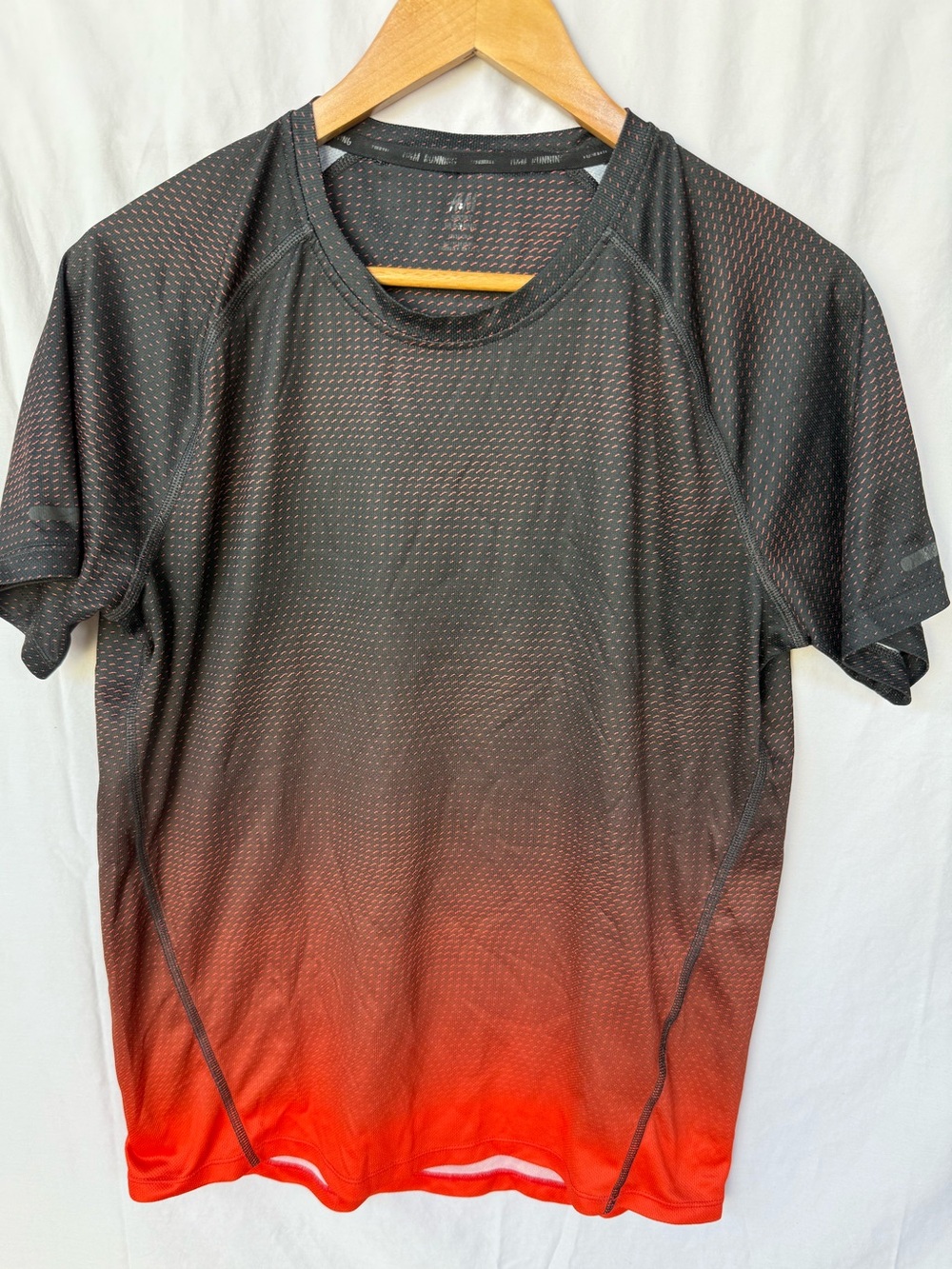 H&M Men's Performance Short-Sleeve Shirt - Black to Red Ombre